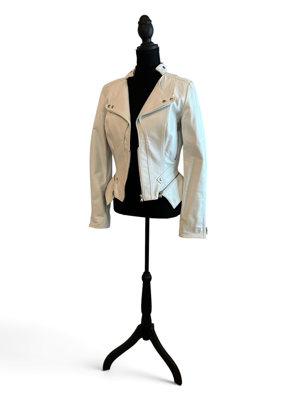 Elegant Women's White Leather Jacket